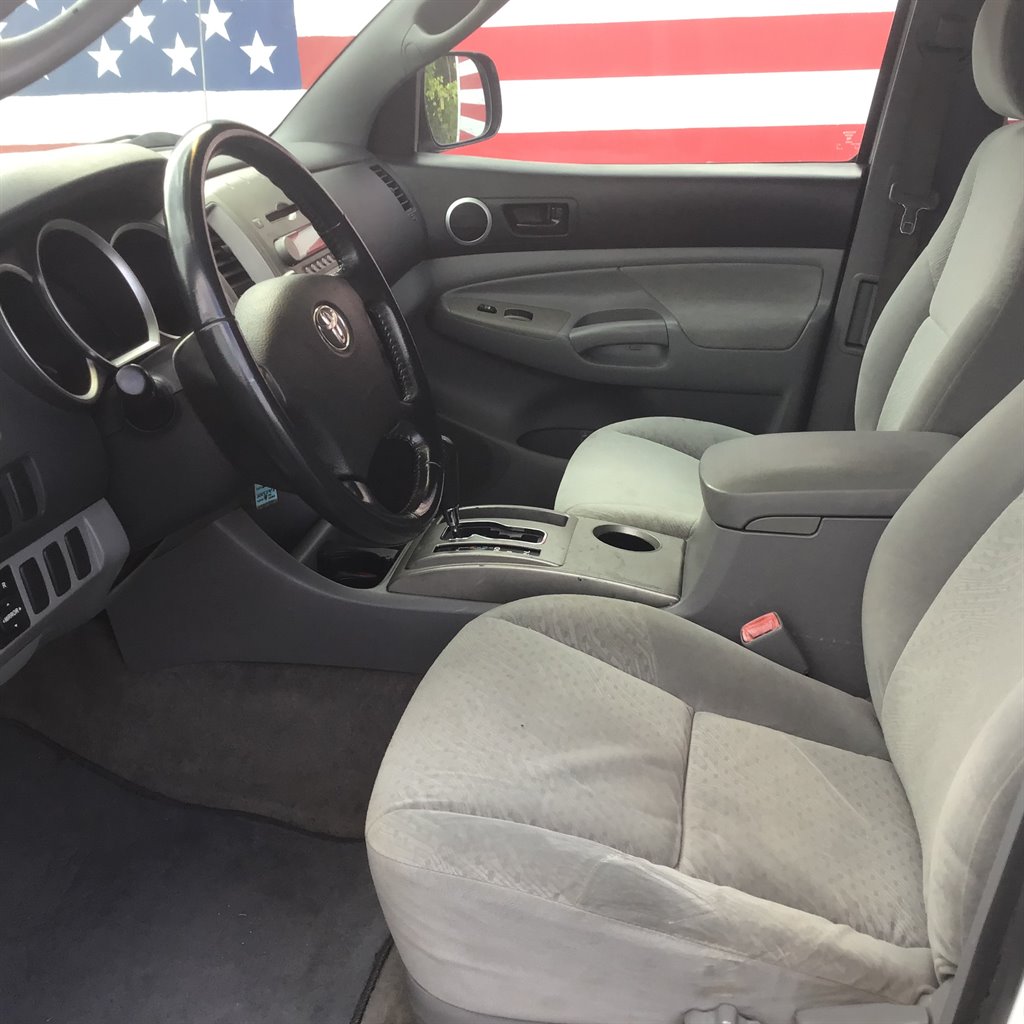 2005 Toyota Tacoma V6 photo