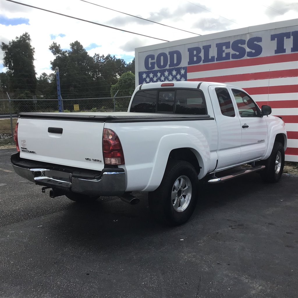 2005 Toyota Tacoma V6 photo