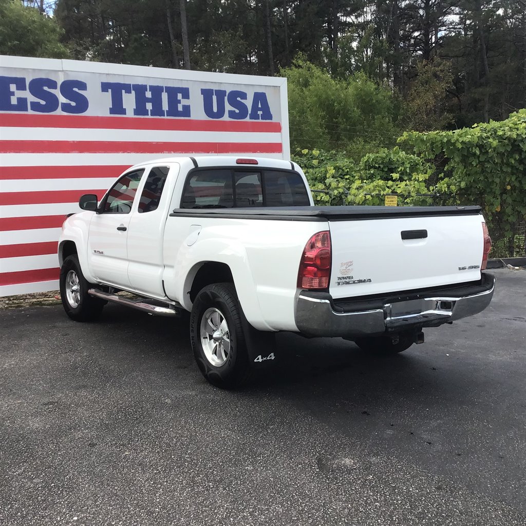 2005 Toyota Tacoma V6 photo