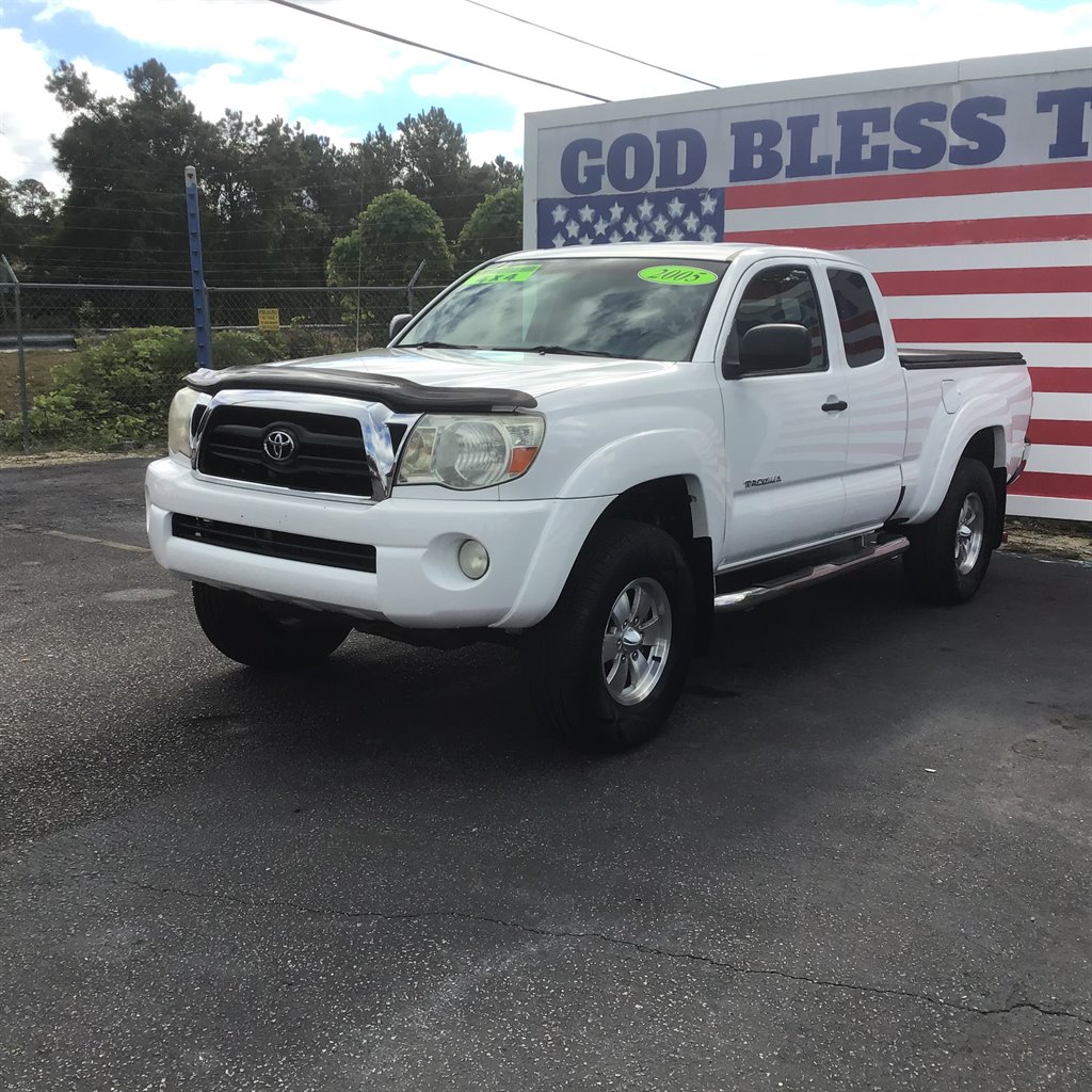 2005 Toyota Tacoma V6 photo