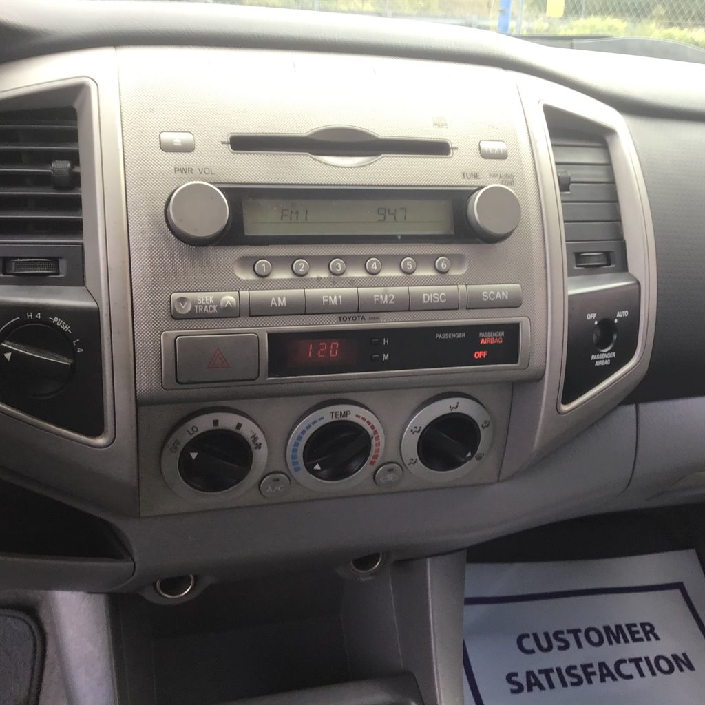 2005 Toyota Tacoma V6 photo
