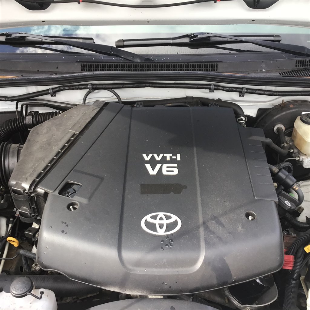 2005 Toyota Tacoma V6 photo