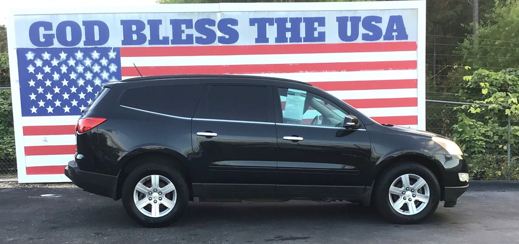 2011 Chevrolet Traverse LT photo