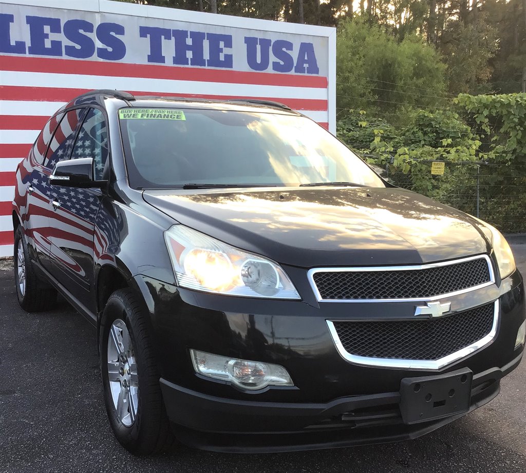 2011 Chevrolet Traverse LT photo
