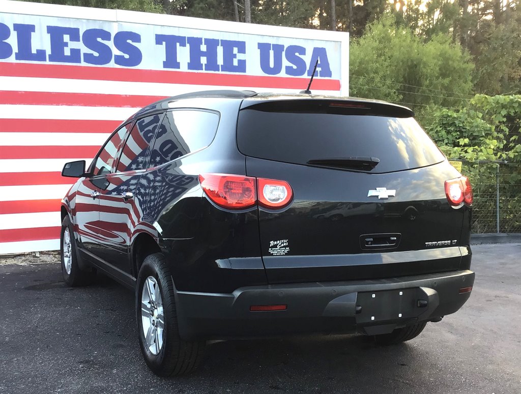 2011 Chevrolet Traverse LT photo