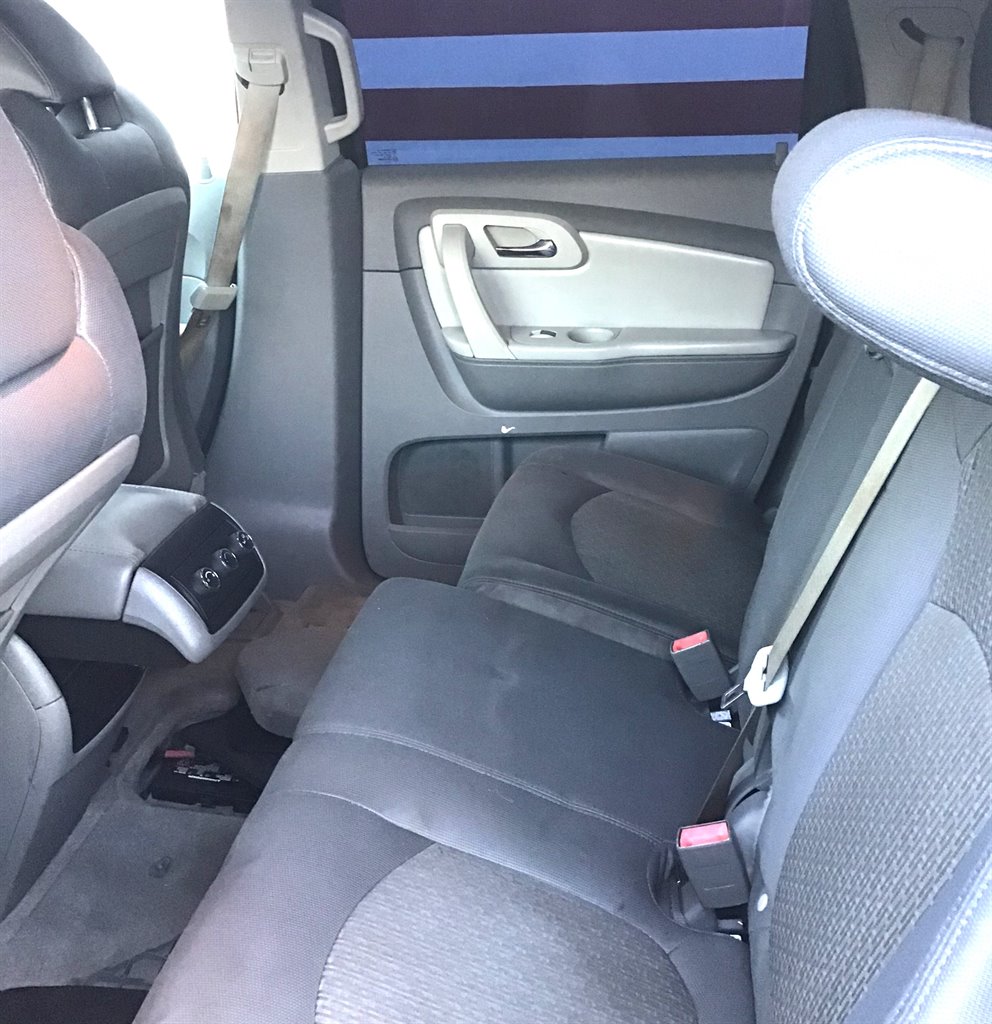 2011 Chevrolet Traverse LT photo