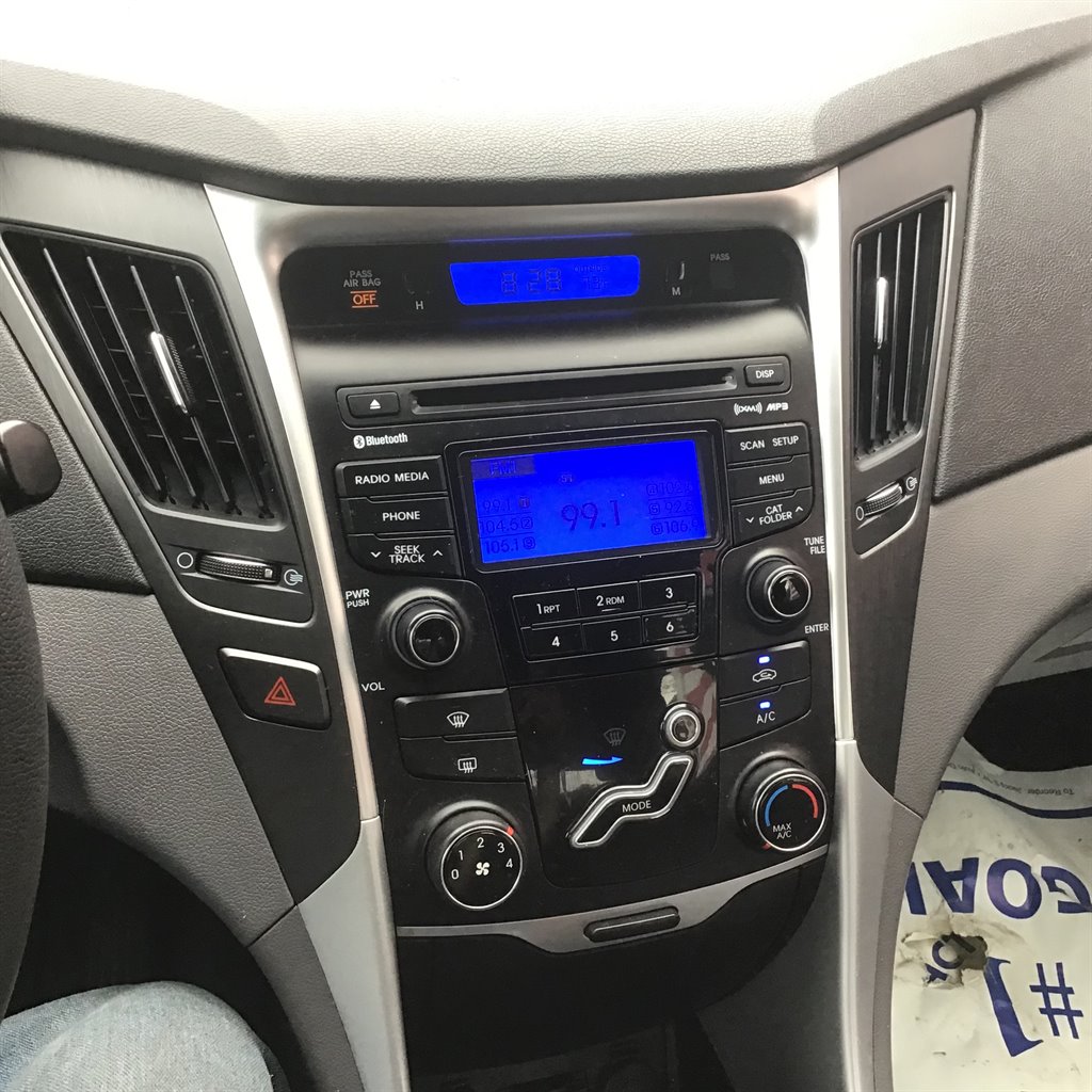 2009 Hyundai Santa Fe GLS photo
