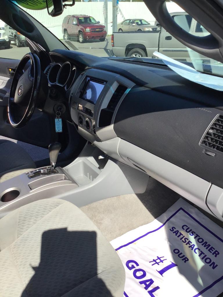 2009 Toyota Tacoma PreRunner V6 photo