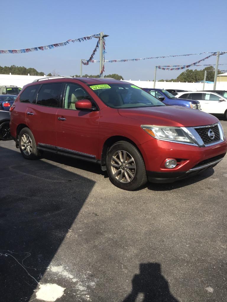 2013 Nissan Pathfinder S photo