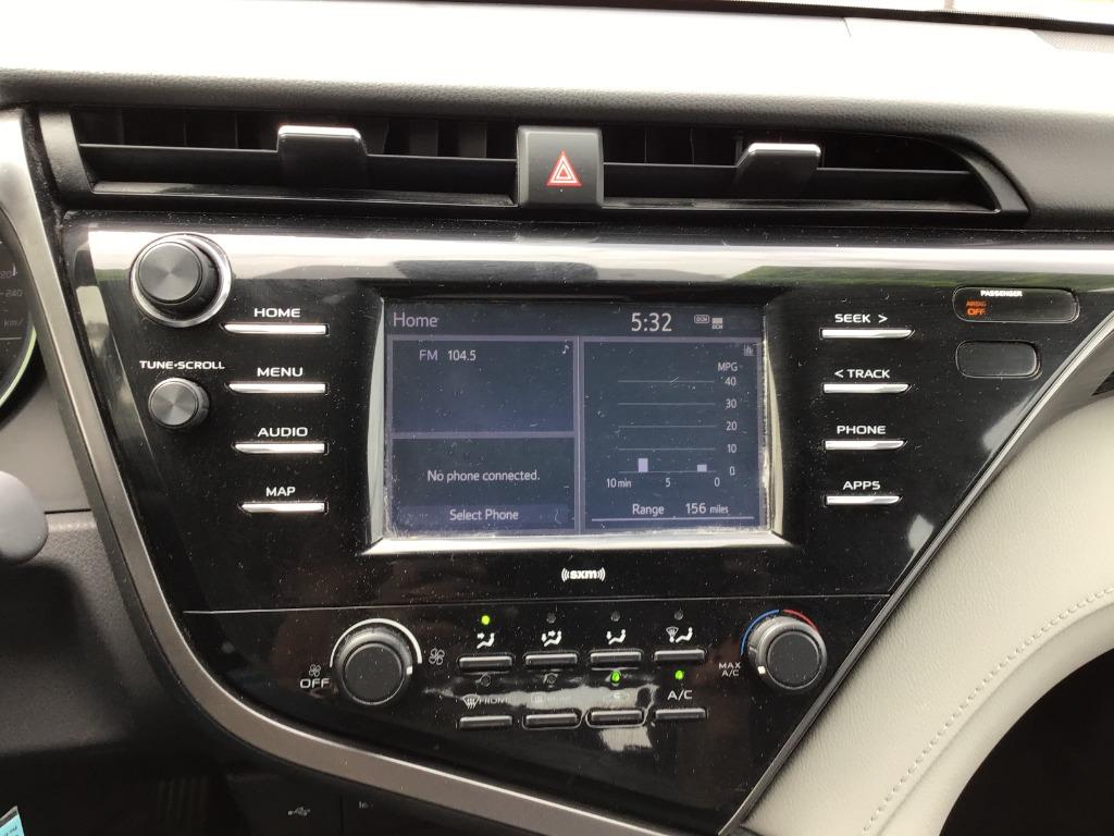 2020 Toyota Camry LE photo