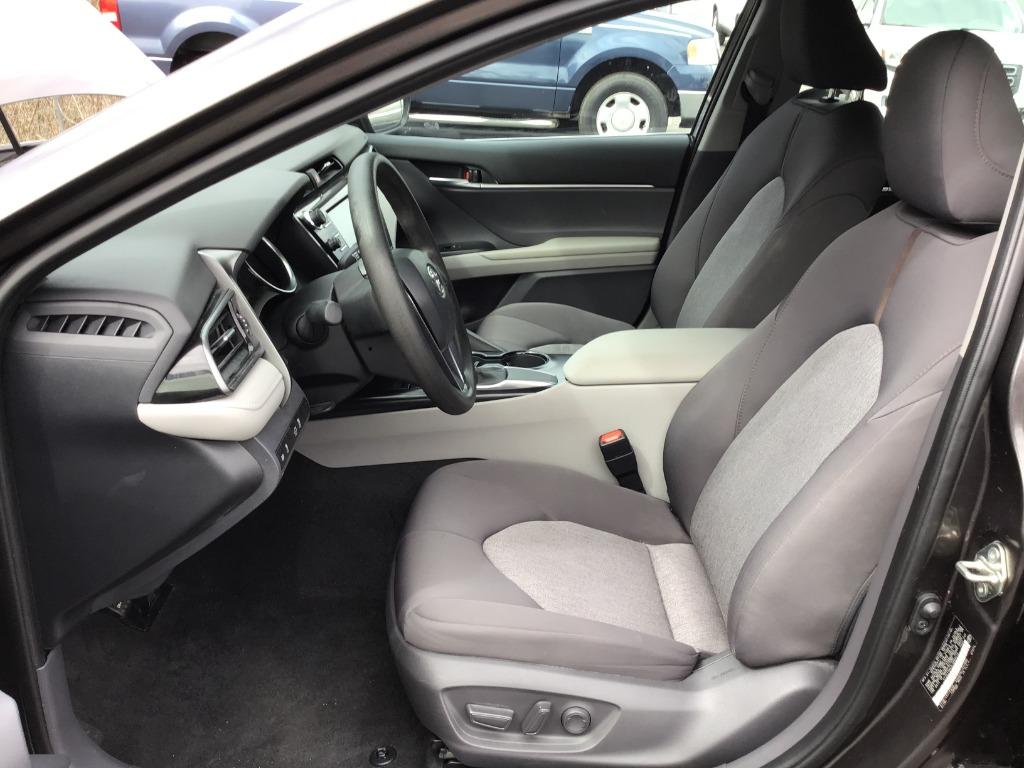 2020 Toyota Camry LE photo