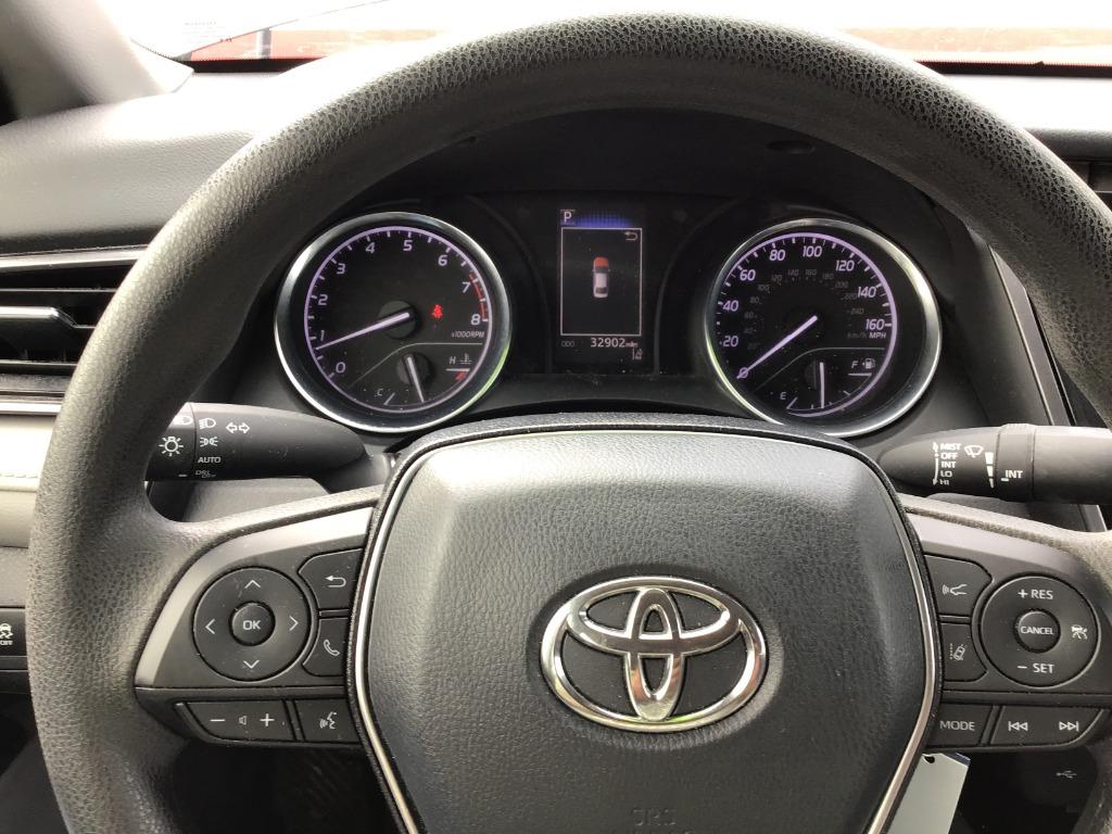 2020 Toyota Camry LE photo