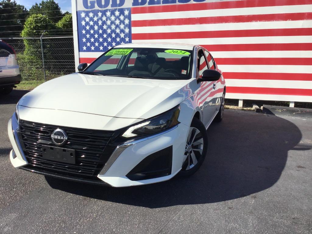 2024 Nissan Altima S photo 2
