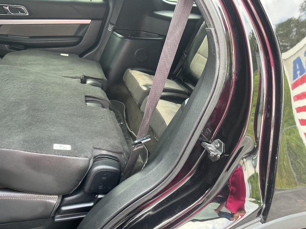 2017 Ford Explorer - $17,500