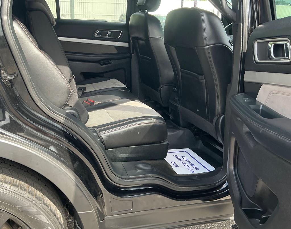 2017 Ford Explorer - $17,500