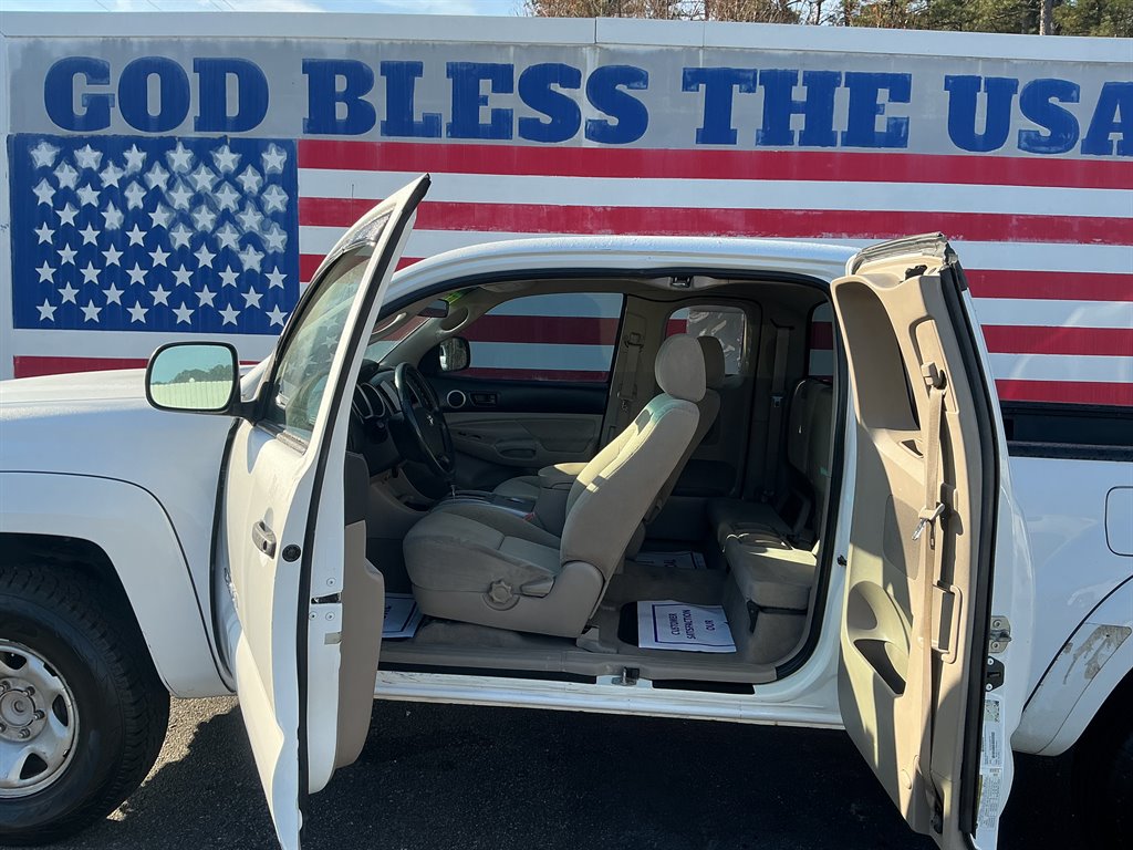 2007 Toyota Tacoma - $11,500