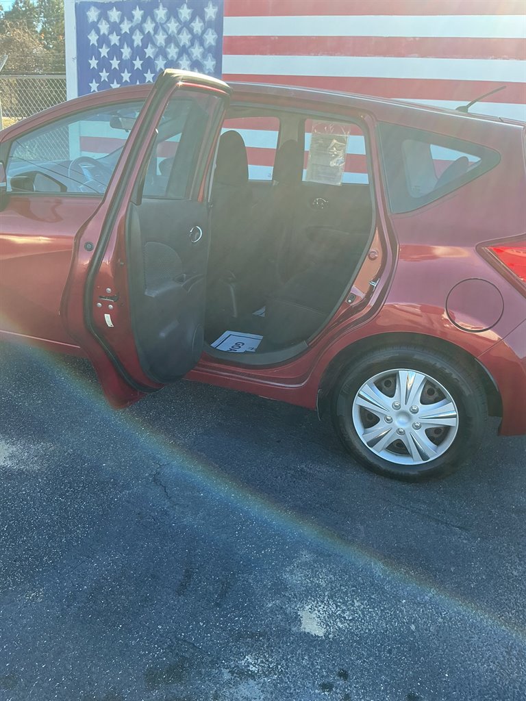 2015 Nissan Versa - $10,000