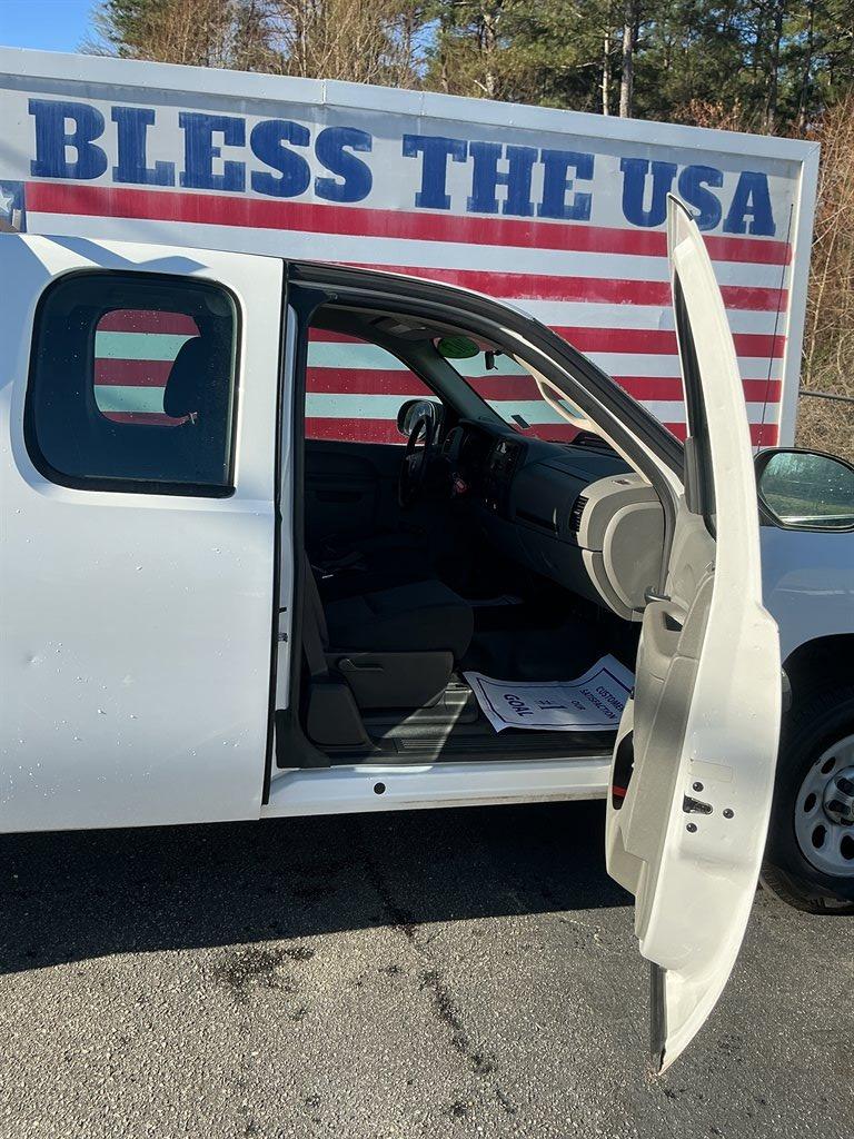 2013 Chevrolet Silverado 1500 - $12,000