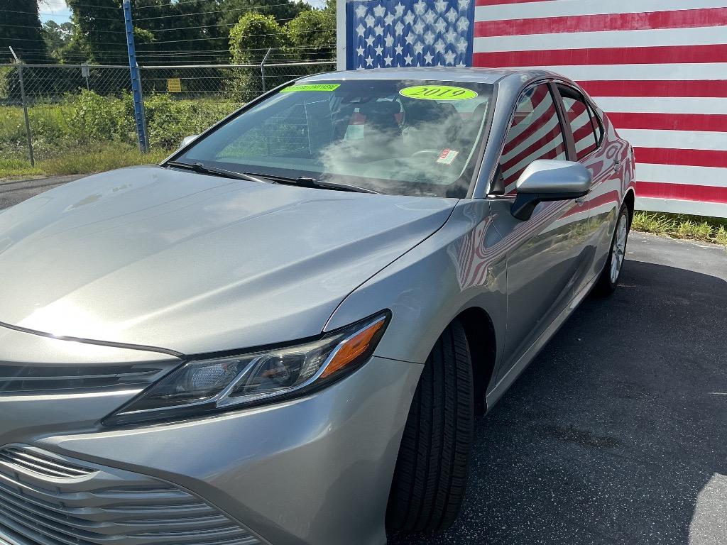 2019 Toyota Camry - $19,000