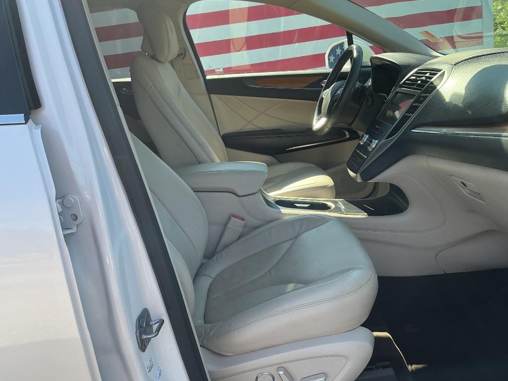 2019 Lincoln MKC - $19,000