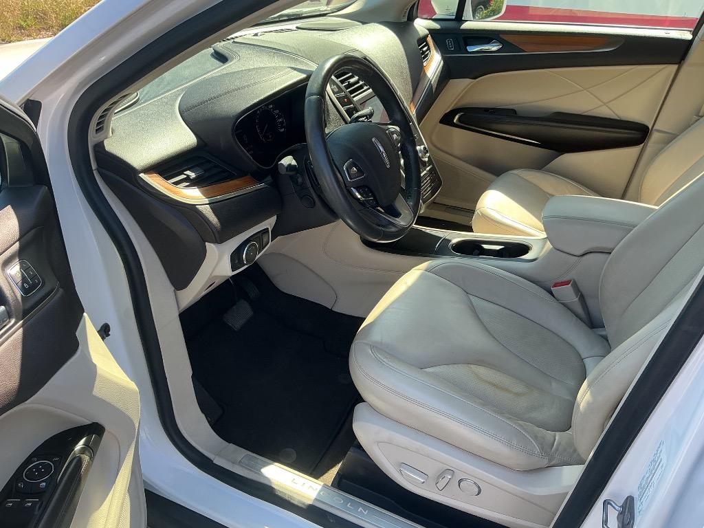 2019 Lincoln MKC - $19,000