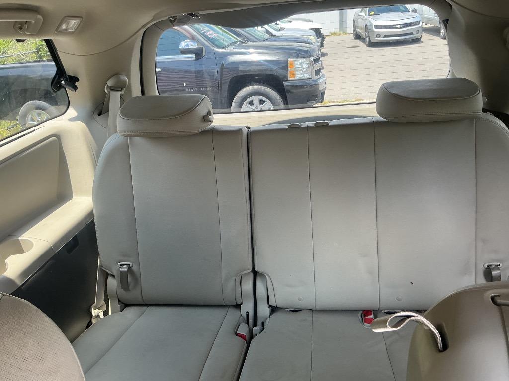 2012 Toyota Sienna - $12,000