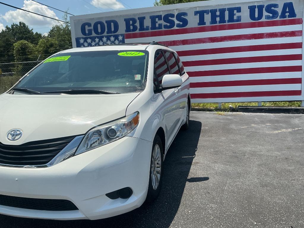 2012 Toyota Sienna - $12,000