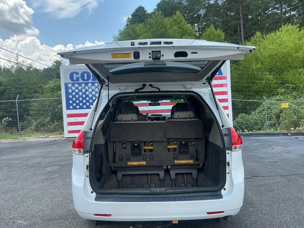2012 Toyota Sienna - $12,000