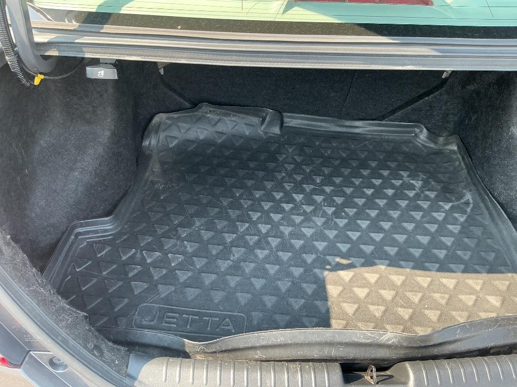 2014 Honda Civic - $9,000