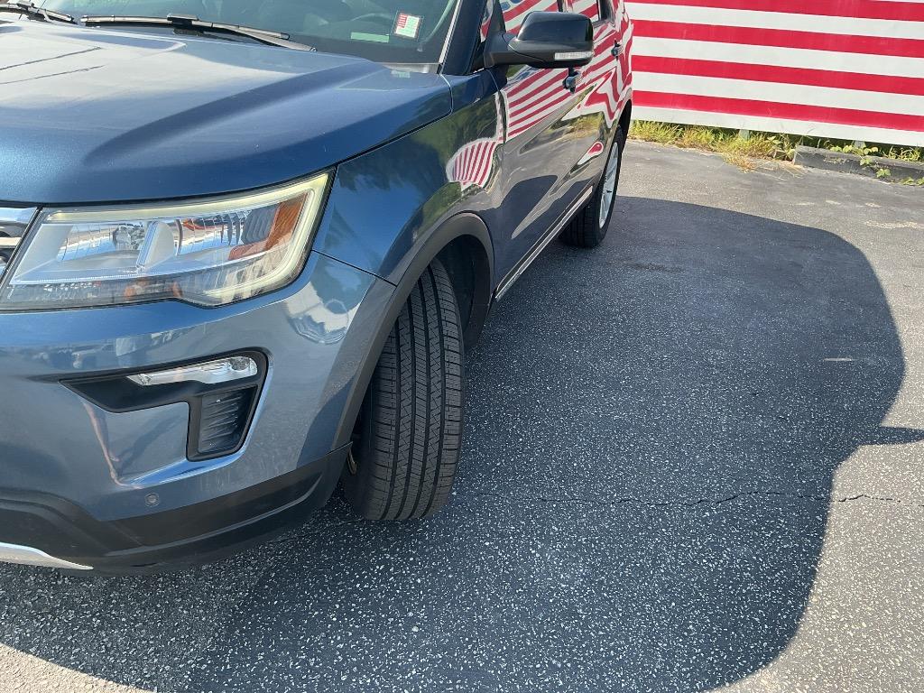 2018 Ford Explorer - $11,000