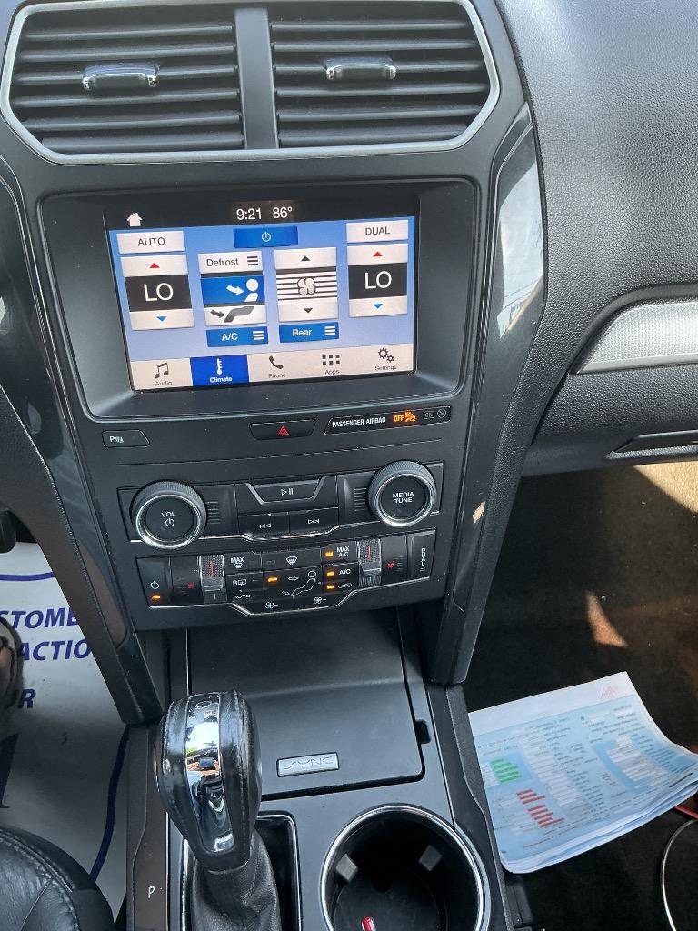 2018 Ford Explorer - $11,000