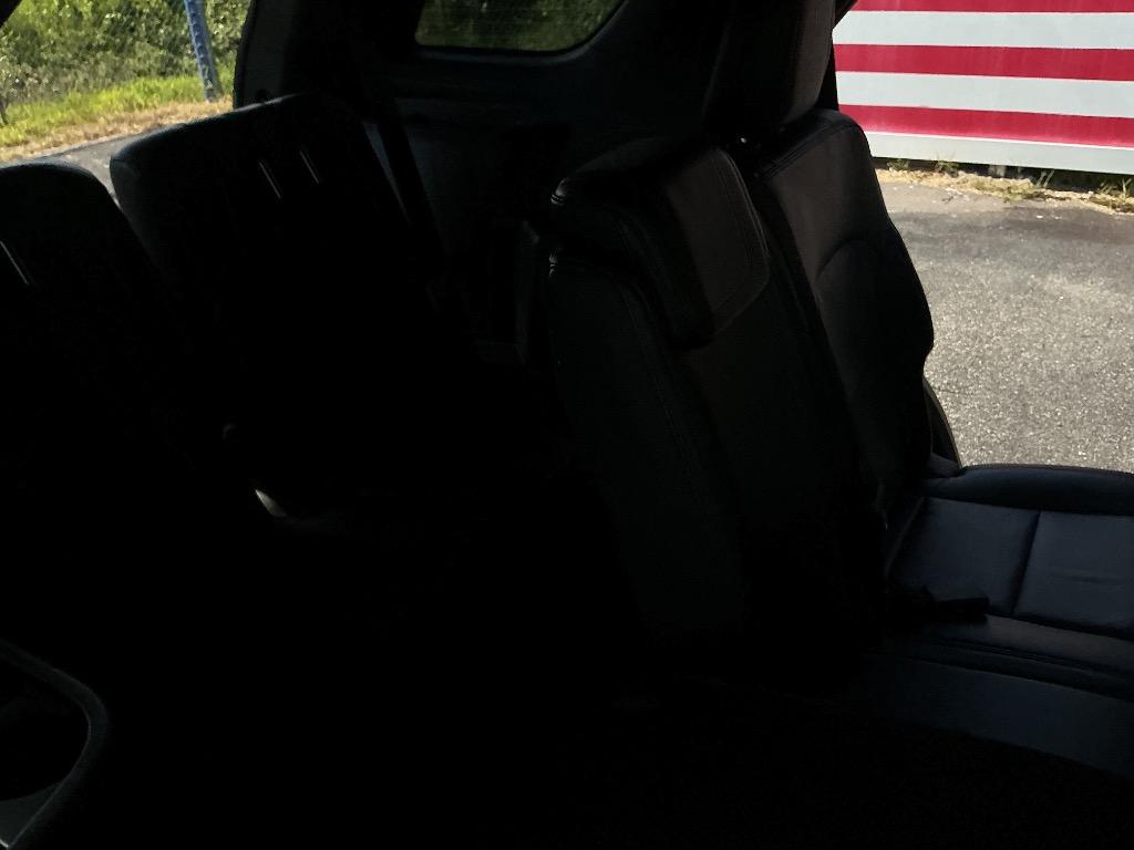2018 Ford Explorer - $11,000