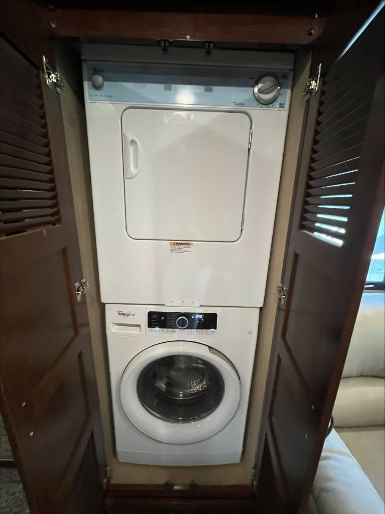2019 Fleetwood DISCOVERY 38K  photo