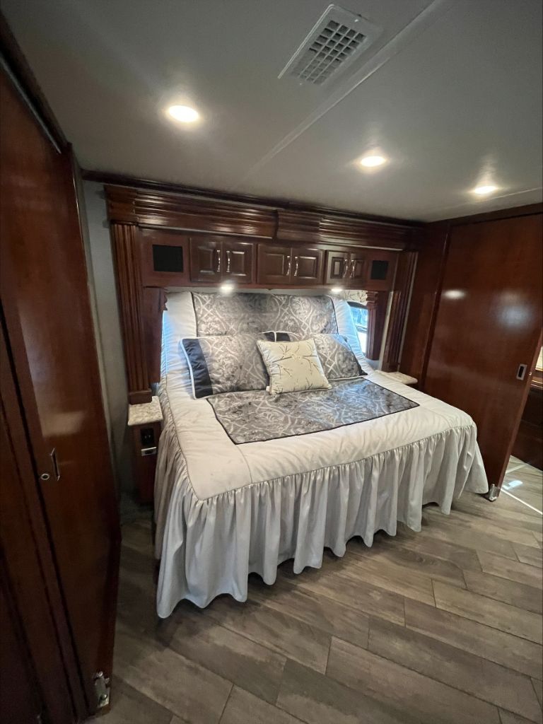 2019 Fleetwood DISCOVERY 38K  photo