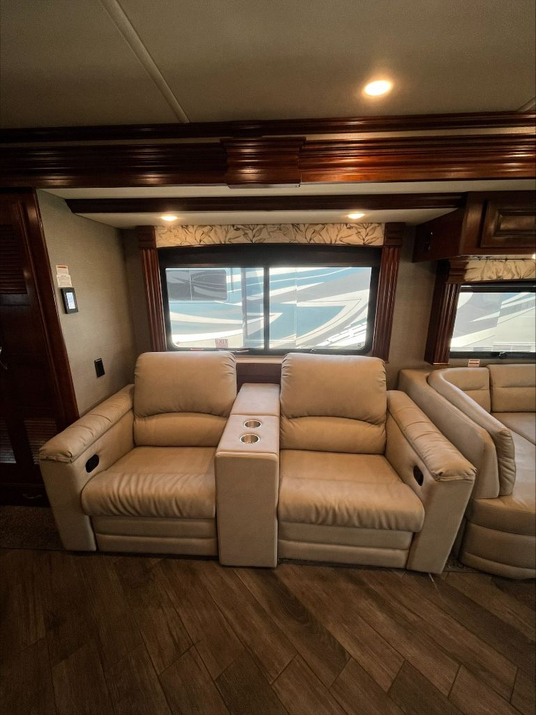 2019 Fleetwood DISCOVERY 38K  photo