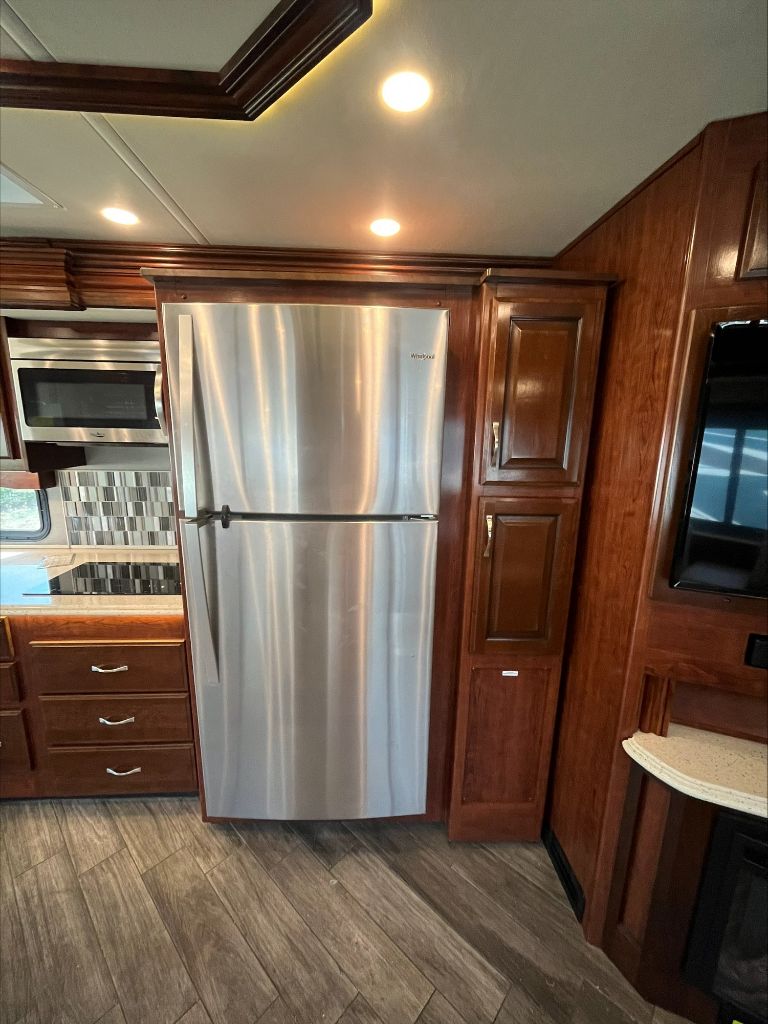 2019 Fleetwood DISCOVERY 38K  photo