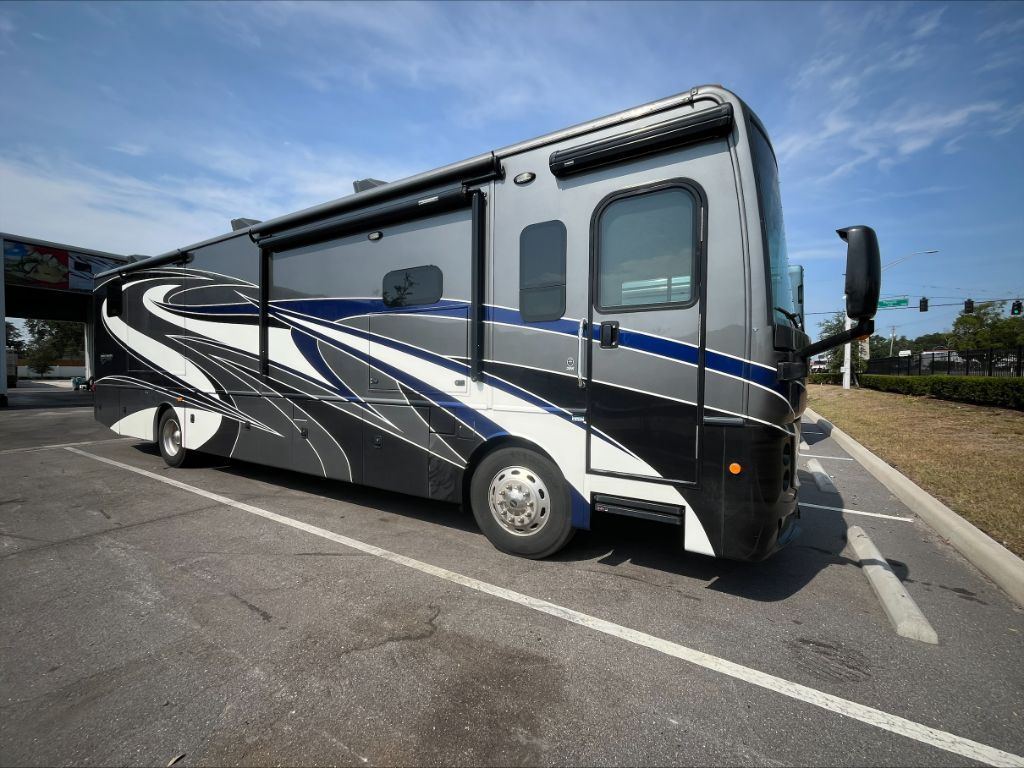 2019 Fleetwood DISCOVERY 38K  photo