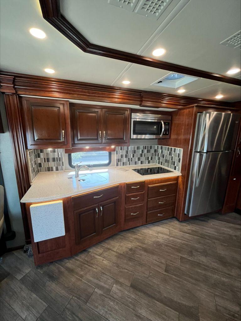2019 Fleetwood DISCOVERY 38K  photo