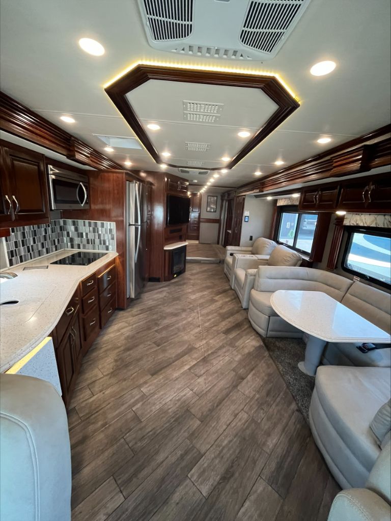 2019 Fleetwood DISCOVERY 38K  photo