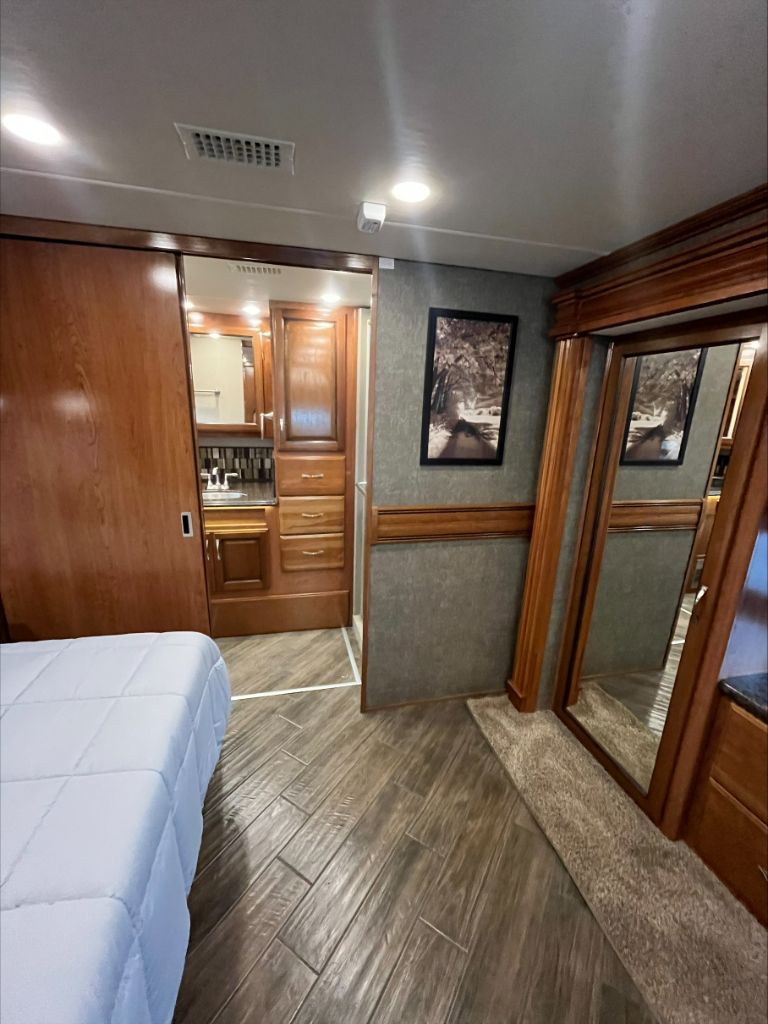 2019 Fleetwood DISCOVERY 38K  photo