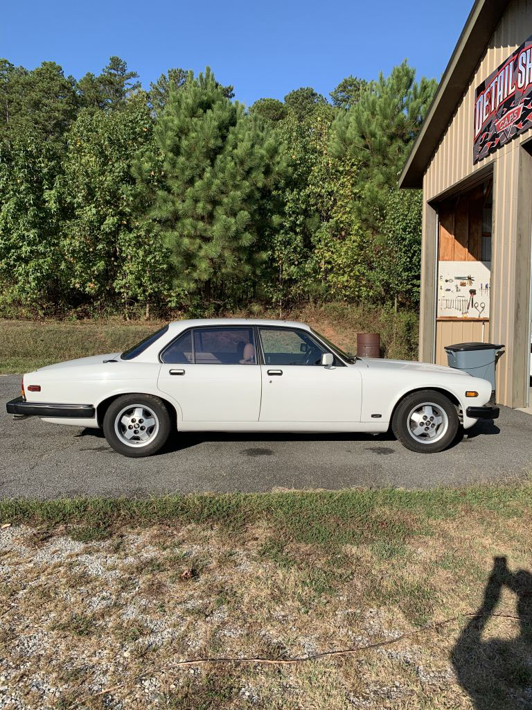 The 1984 Jaguar XJ-Series XJ6 photos