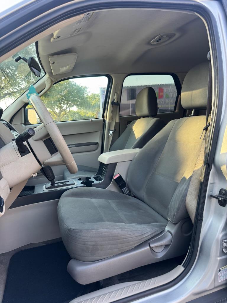 2009 Ford Escape XLS photo