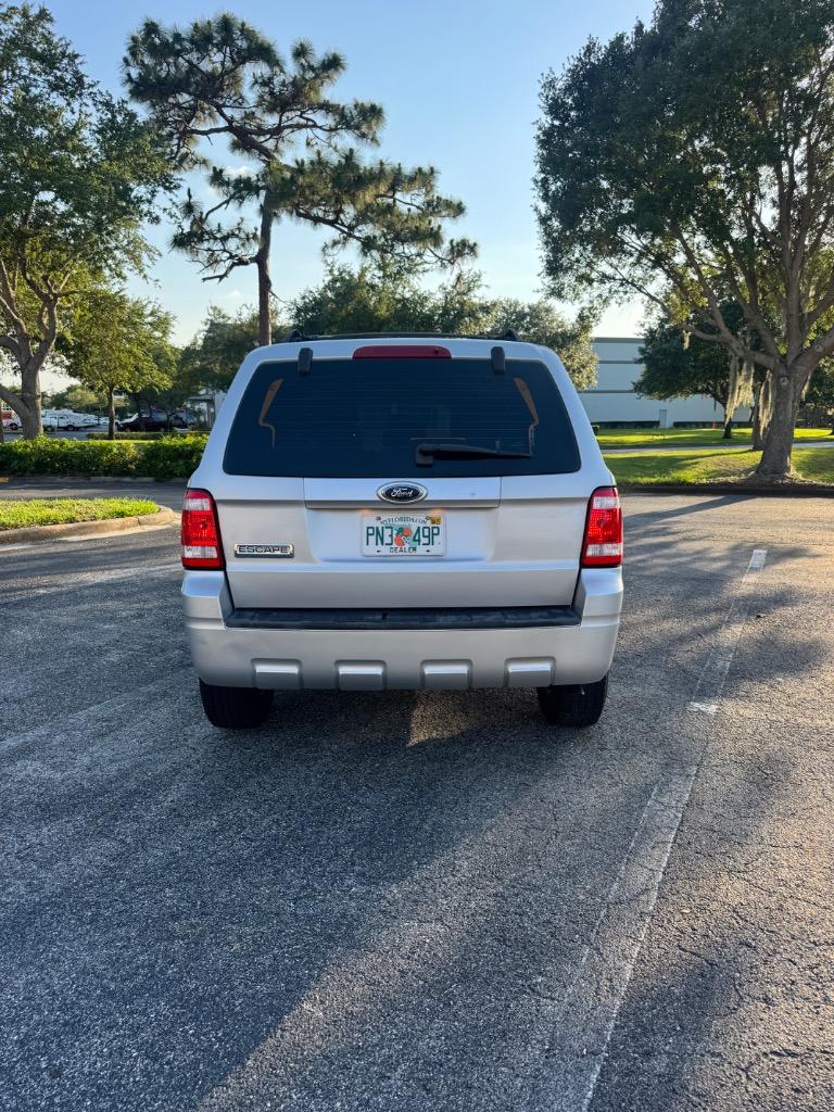 2009 Ford Escape XLS photo