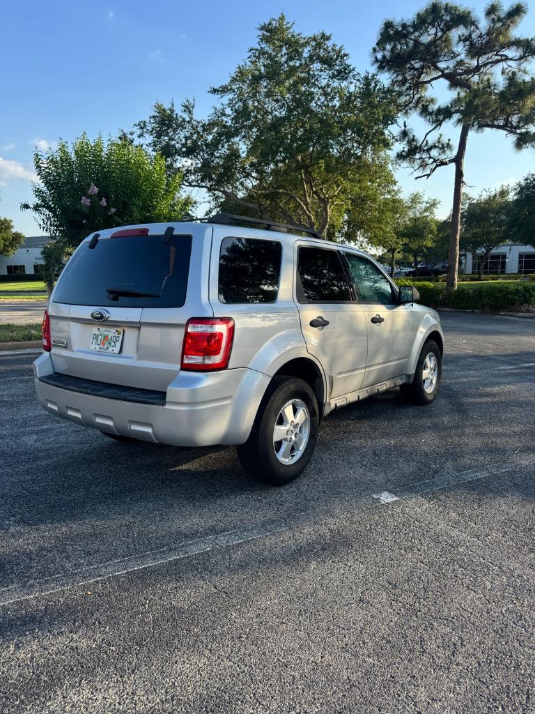2009 Ford Escape XLS photo