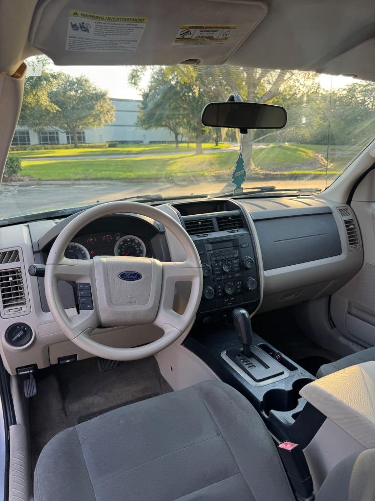 2009 Ford Escape XLS photo