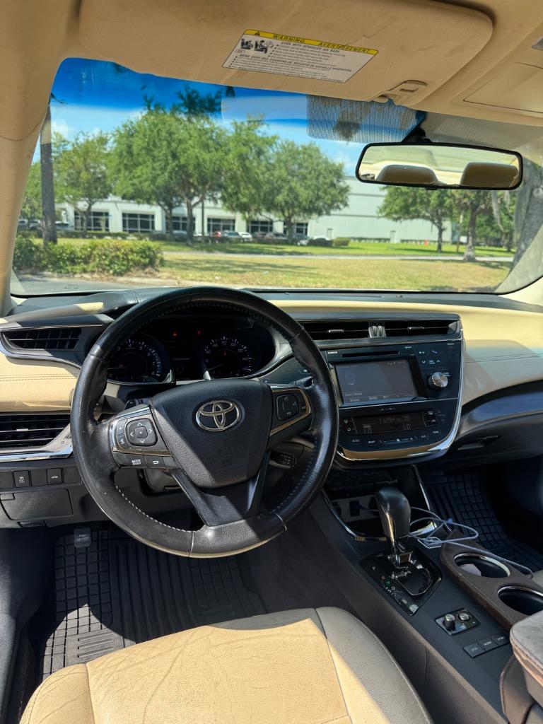 2016 Toyota Avalon XLE photo