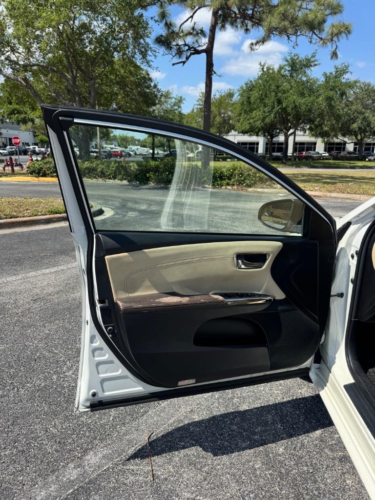 2016 Toyota Avalon XLE photo