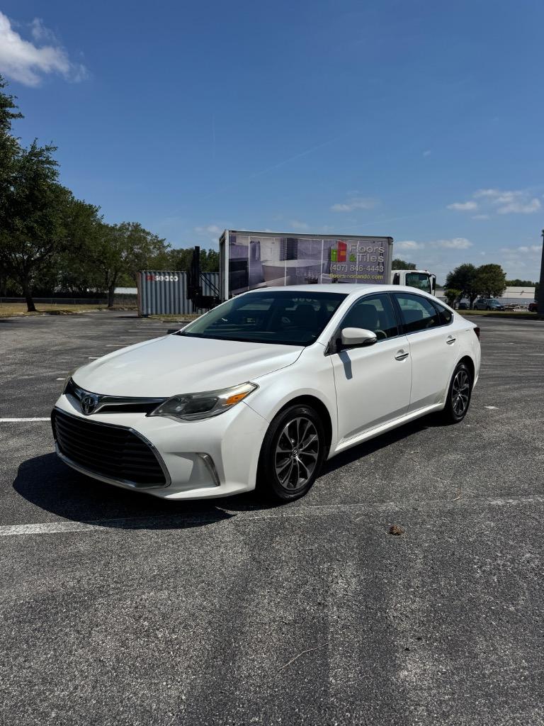 2016 Toyota Avalon XLE photo