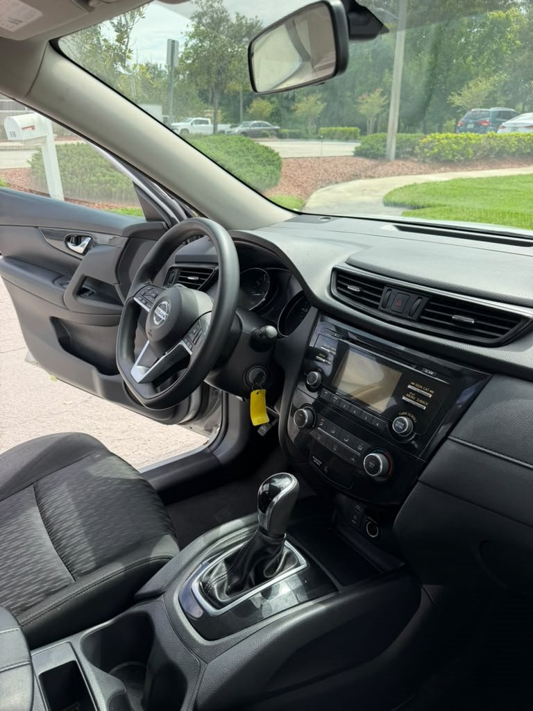 2017 Nissan Rogue - $8,375