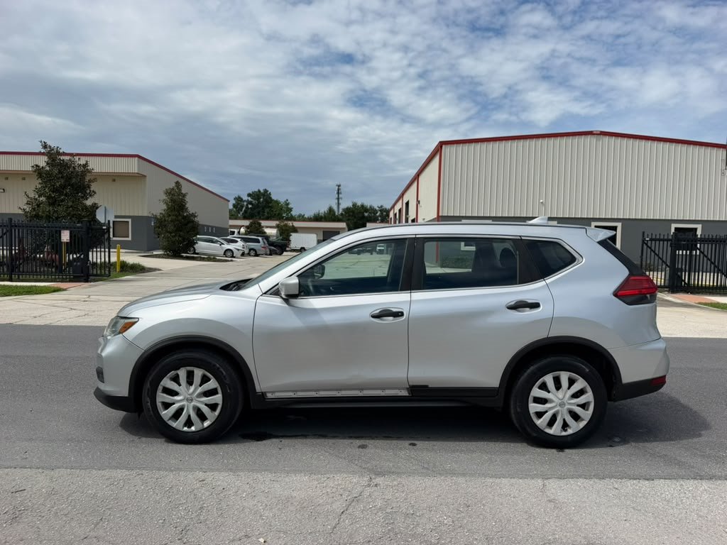 2017 Nissan Rogue - $8,375